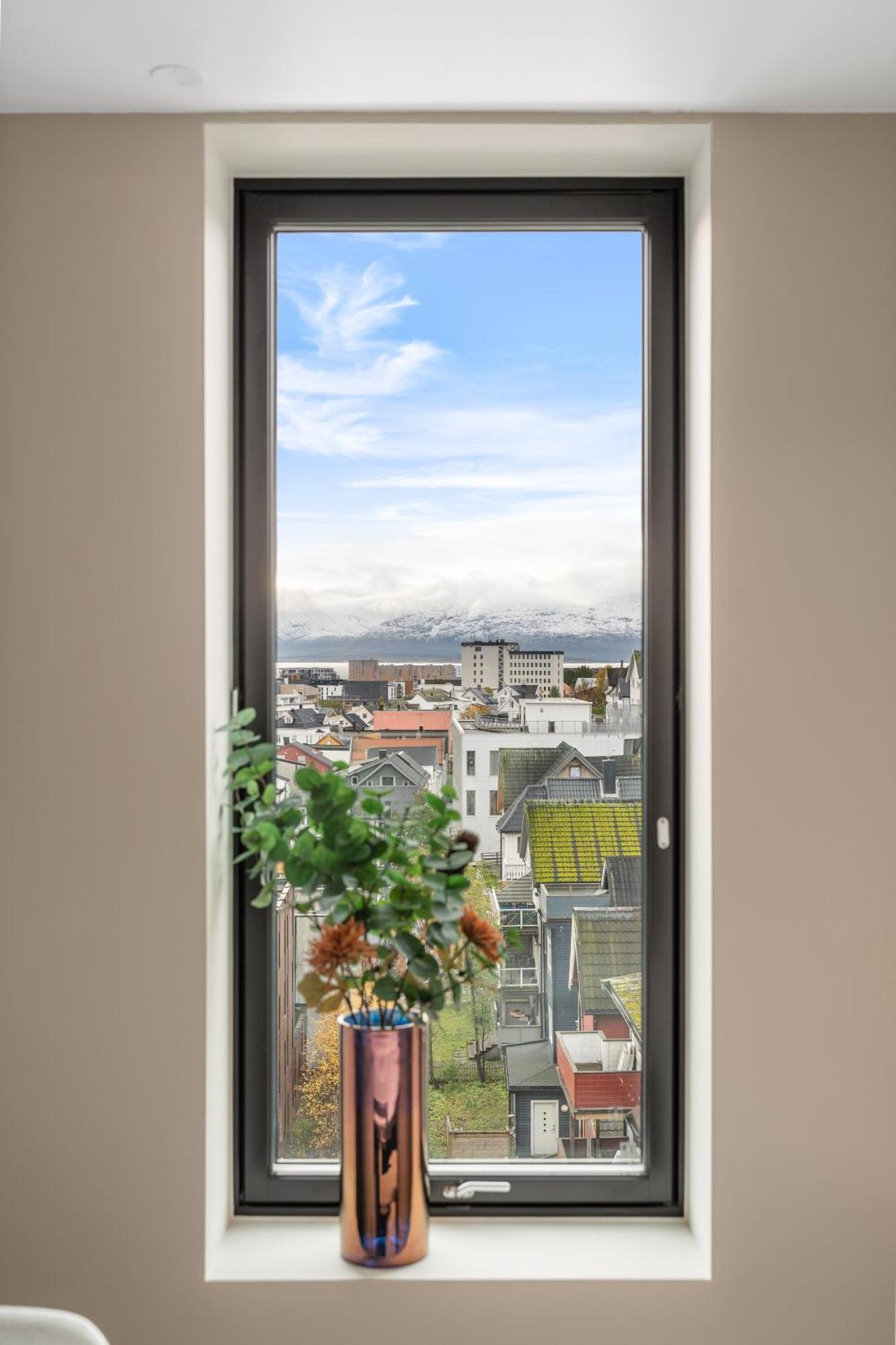 Luxury Apartment Downtown Tromso With 2 Bedrooms And 2 Bathrooms And Parking Екстериор снимка